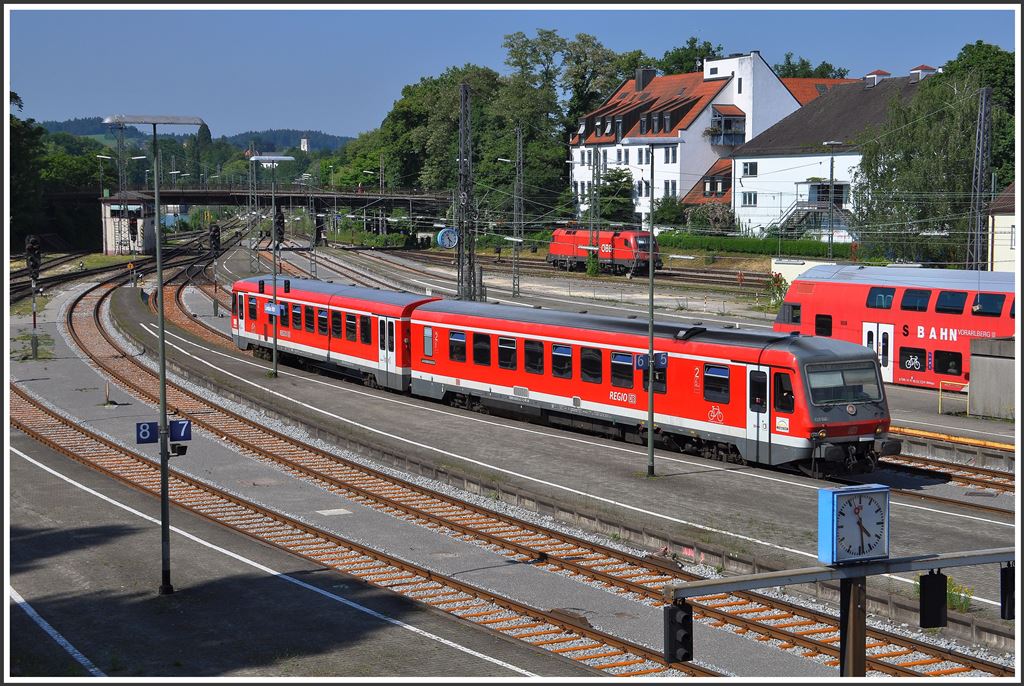 Eine Rb mit 628 542 erreicht den Inselbahnhof in Lindau Hbf. (05.06.2015)