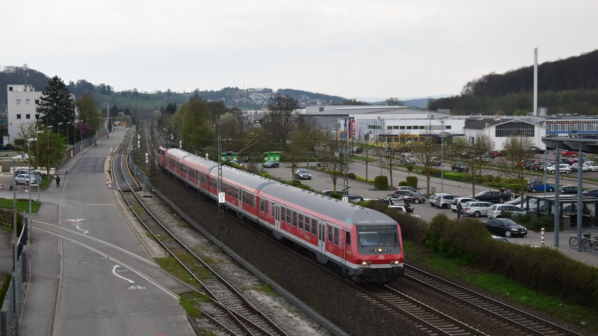 Eine RB Süßen - Esslingen kurz vor dem Halt in Ebersbach (Fils). Aufgenommen am 16.4.2019 16:20