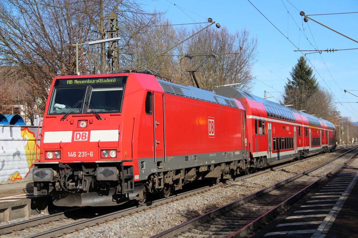 Eine Schwarzwaldbahngarnitur mit 146 231-6 als RB nach Neuenburg (Baden) beim Halt in Gundelfingen. 12.02.2016