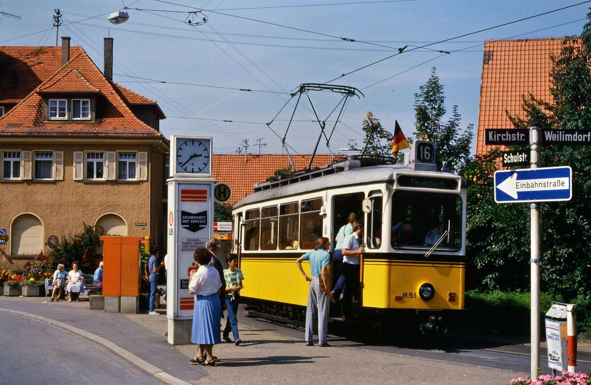 Eine sehr schöne Sonderfahrt gelang am 26.09.1986 durch die Gerlinger Straßenbahnschleife und darüber hinaus. TW 851 und BW 1390 waren an der Station neben der Gerlinger Feuerwache schon vollbesetzt und sorgten überall für eine glückliche Erfahrung mit einer Museumsstraßenbahn.