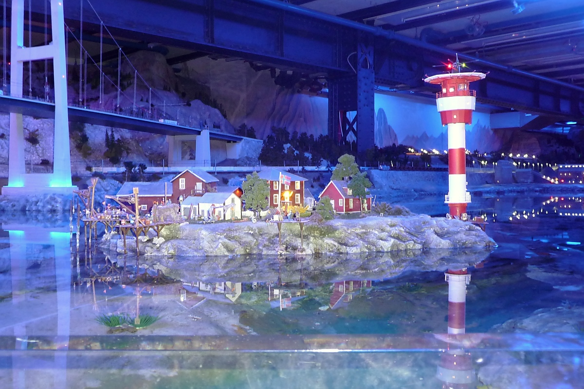 Eine skandinavische Insel bei Nacht im MiWuLa Hamburg, 8.9.15