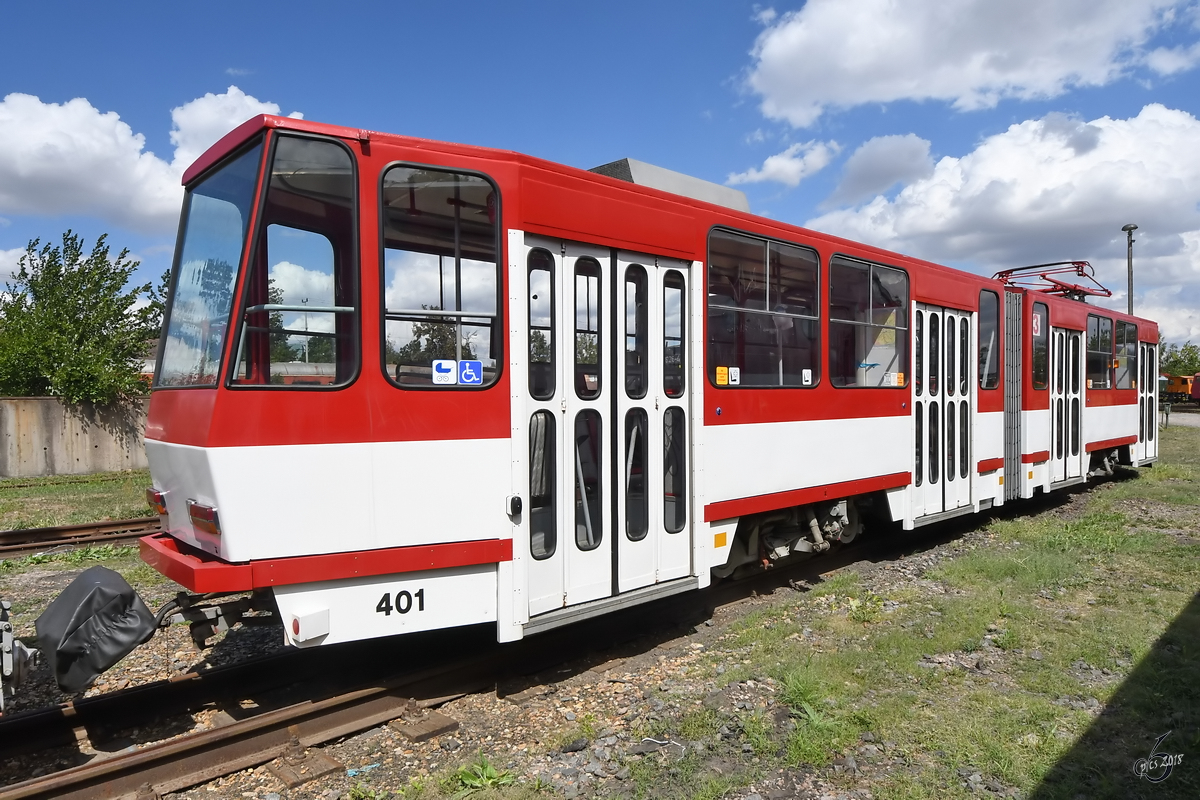 Eine Straßenbahn vom Typ Tatra KT4d, gesehen Mitte August 2018 im Eisenbahnmuseum Weimar.