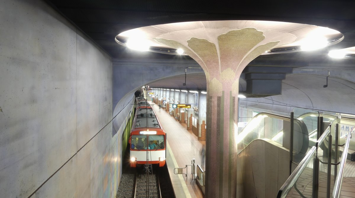 Eine U2 Sonderfahrt nach Riederwald Schäfflestraße an der Station Westend. Aufgenommen am 13.10.2018 10:44