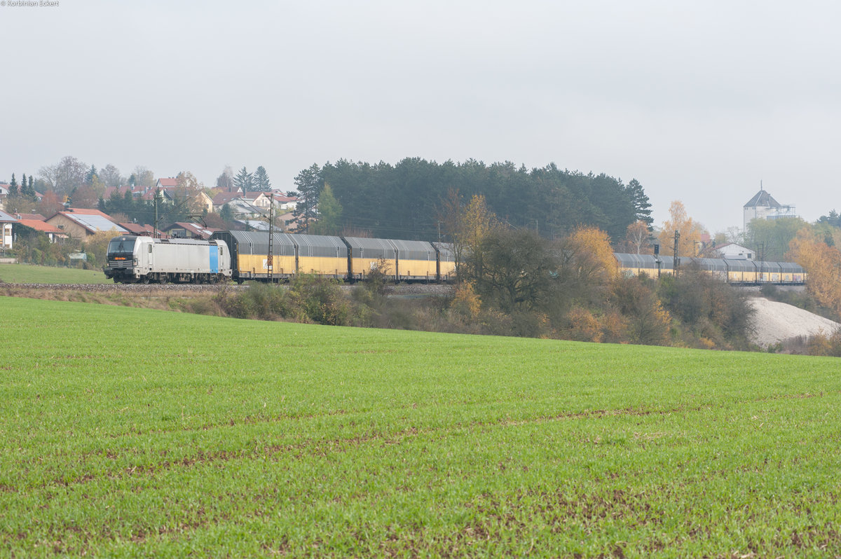 Eine unbekannt gebliebene 193 mit einem Altmann Autozug bei Laaber Richtung Nürnberg, 04.11.2016