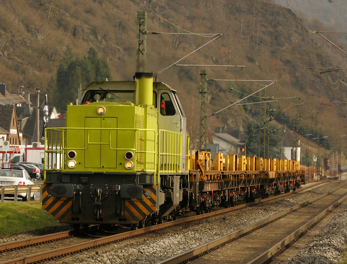 Eine Vossloh G 1206 der alpha-train Bahngesellschaft bei Oberlahnstein am 01.03.2022 