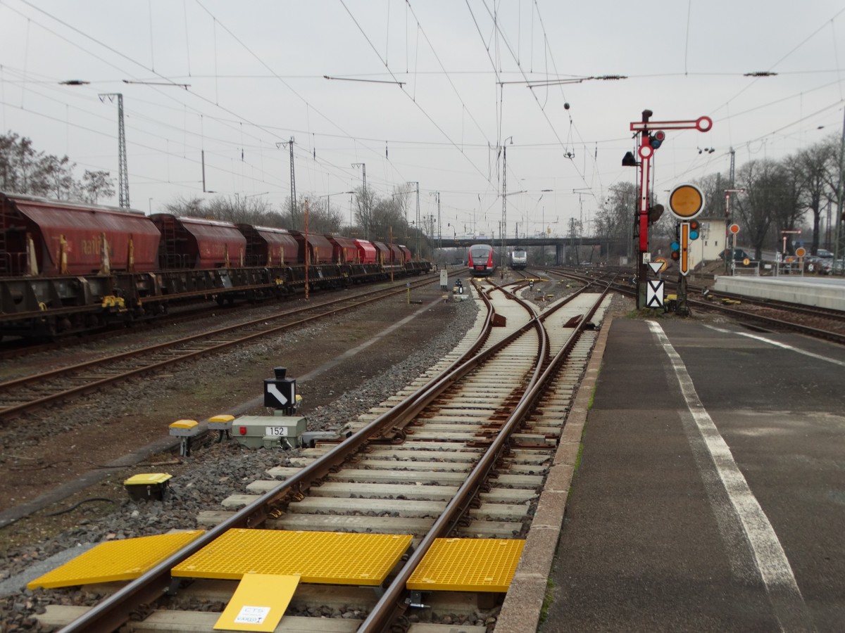 Eine Weiche am 29.02.16 in Hanau Hbf vom Bahnsteig aus fotografiert