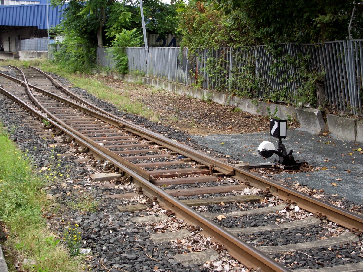 Eine Weiche der Hafenbahn Frankfurt in Osthafen am 08.09.13