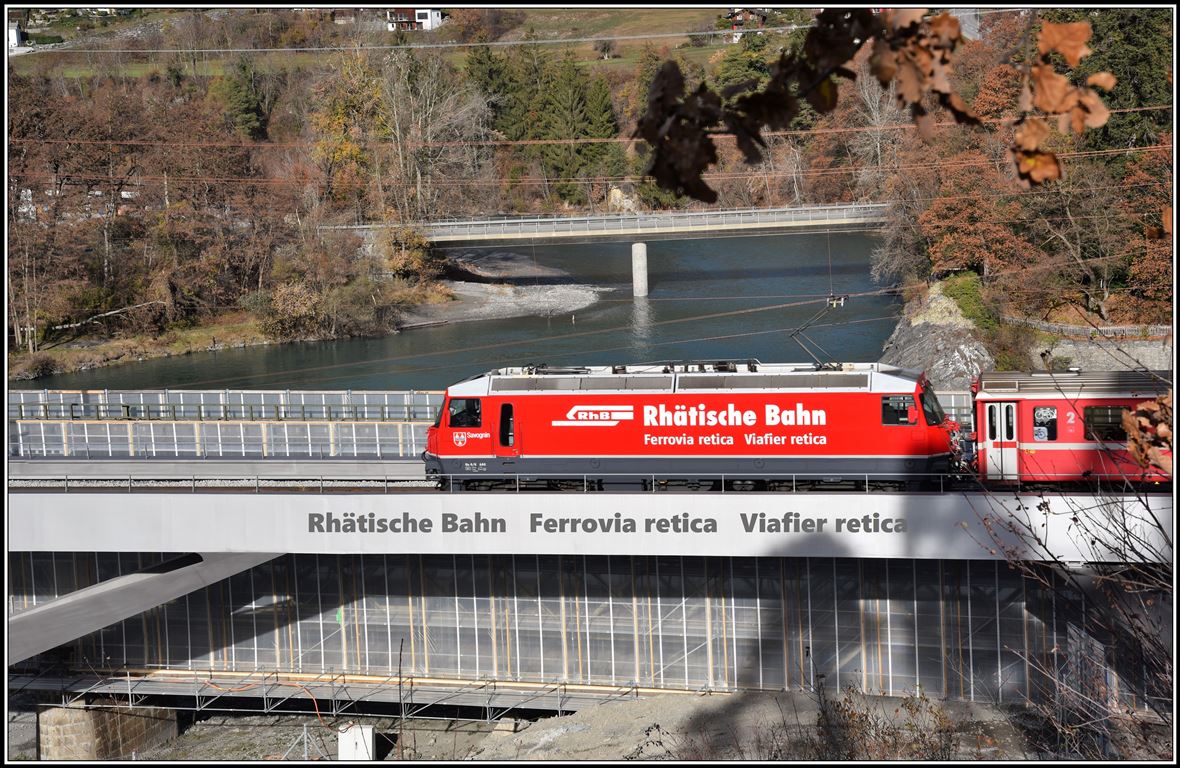 Eine werbewirksame Beschriftung der neuen RhB-Brücke über den Hinterrhein bei Reichenau-Tamins wär immer noch mein Vorschlag an die RhB. (07.05.2019)