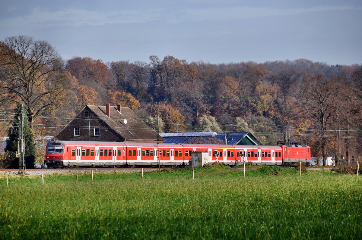 Eine X-Wagengarnitur als S6 in Richtung Dsseldorf bei Essen Kettwig (20.11.14)
