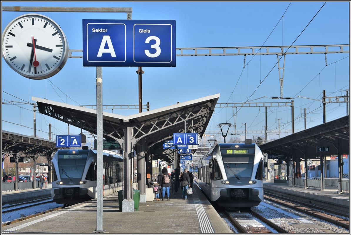 Einen Grossteil des S-Bahnverkehrs rund um Rorschach bestreiten die Thurbo GTW, wie hier 706-3 nach St.Gallen und 736-4 nach Weinfelden. (14.02.2018)