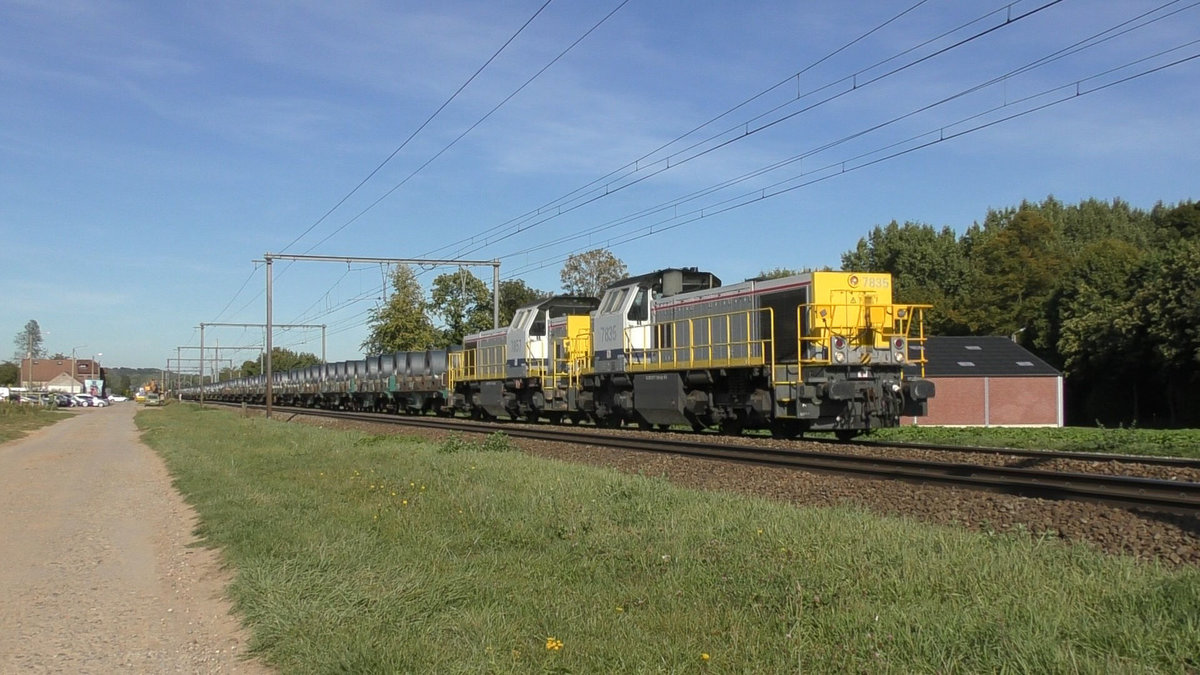 Einen schweren Coilzug zogen SNCB 7835 + 7857 am 29/09/2018 durch s'Herenelderen Richtung Tongeren.