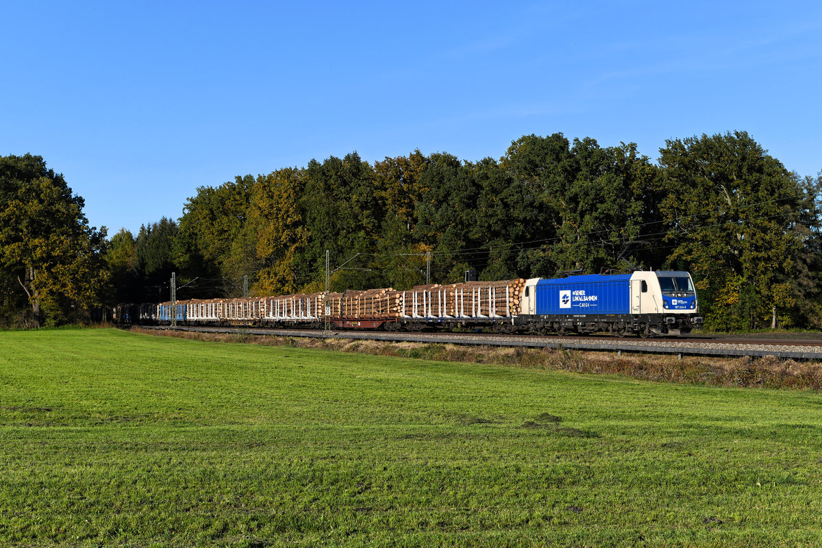 Einen seltenen Gast im Inntal gab es am 25. Oktober 2020 zu sehen. Die 187 324 der Wiener Lokalbahnen bespannte einen Holzzug von Coburg nach Wörgl. Die SETG hatte die Lok kurzfristig angemietet. Bei Brannenburg ließ sich die Sonderleistung bei besten Lichtverhältnissen umsetzen.   
