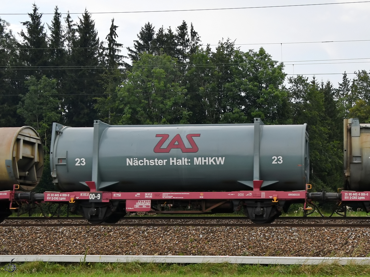 Einer der Wagen vom Typ Lgms eines Müllzuges des Zweckverbands Abfallverwertung Südostbayern. (bei Fuchsreut, August 2020)