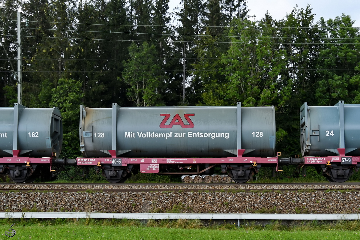 Einer der Wagen vom Typ Lgms eines Müllzuges des Zweckverbands Abfallverwertung Südostbayern. (bei Fuchsreut, August 2020)