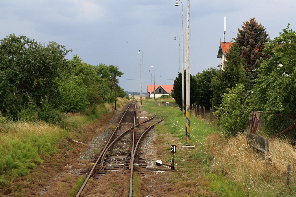 Einfahrbereich des Bf. Trebelovice, Blickrichtung Lemnice, am 14.Juli 2018.
