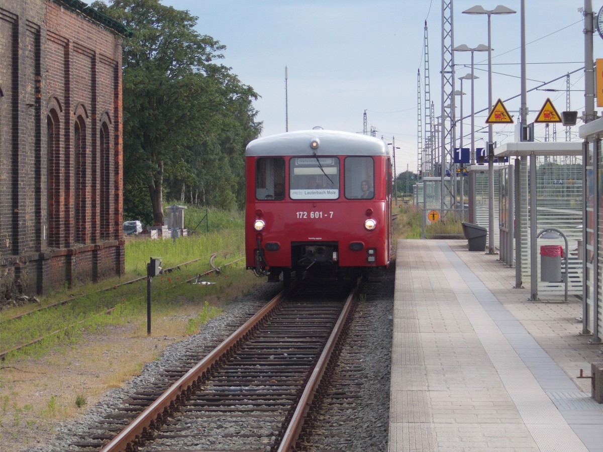 Einfahrender 772 001/601,am 11.Juli 2015,aus Lauterbach Mole kommend in Bergen/Rügen.