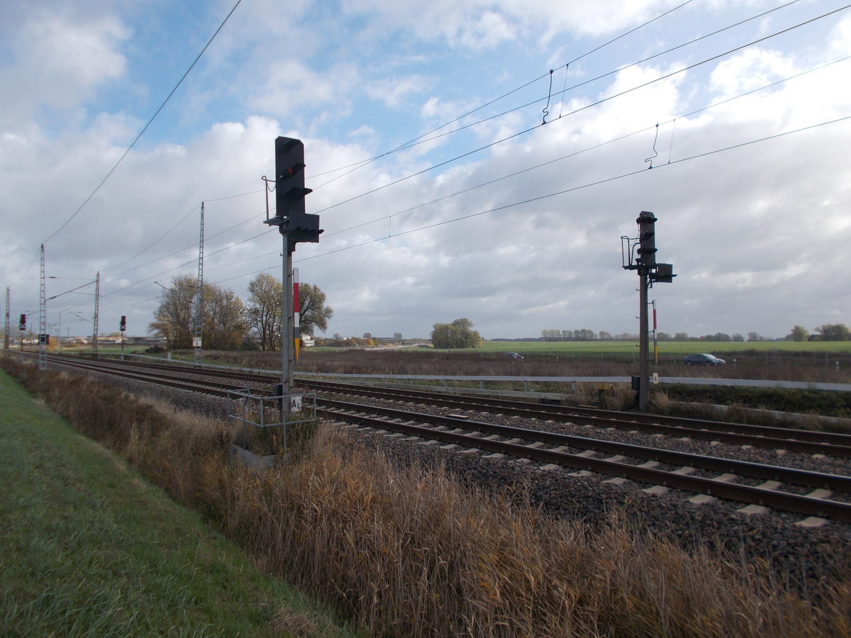 Einfahrsignal A mit dem Einfahrsignal Al,am 29.Oktober 2016,von Samtens.