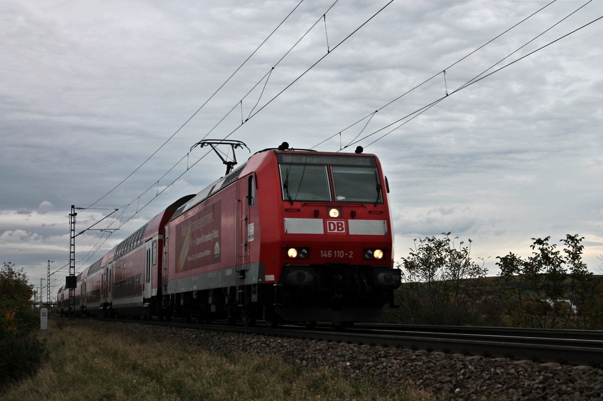 Einfahrt von 146 110-2  Baden-Wrttemberg erfahren  und auf den Namen  Mllheim (Baden)  getauft mit einer RB von Offenbrug nach Neuenburg (Baden) in den Bahnhof Mllheim (Baden) ein.
