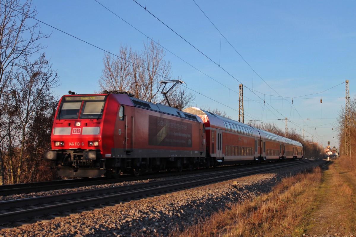 Einfahrt von 146 113-6  Baden-Württemberg erfahren  mit RE 5341 (Offenburg - Basel SBB) in Heitersheim am 23.12.2013 gen Süden.