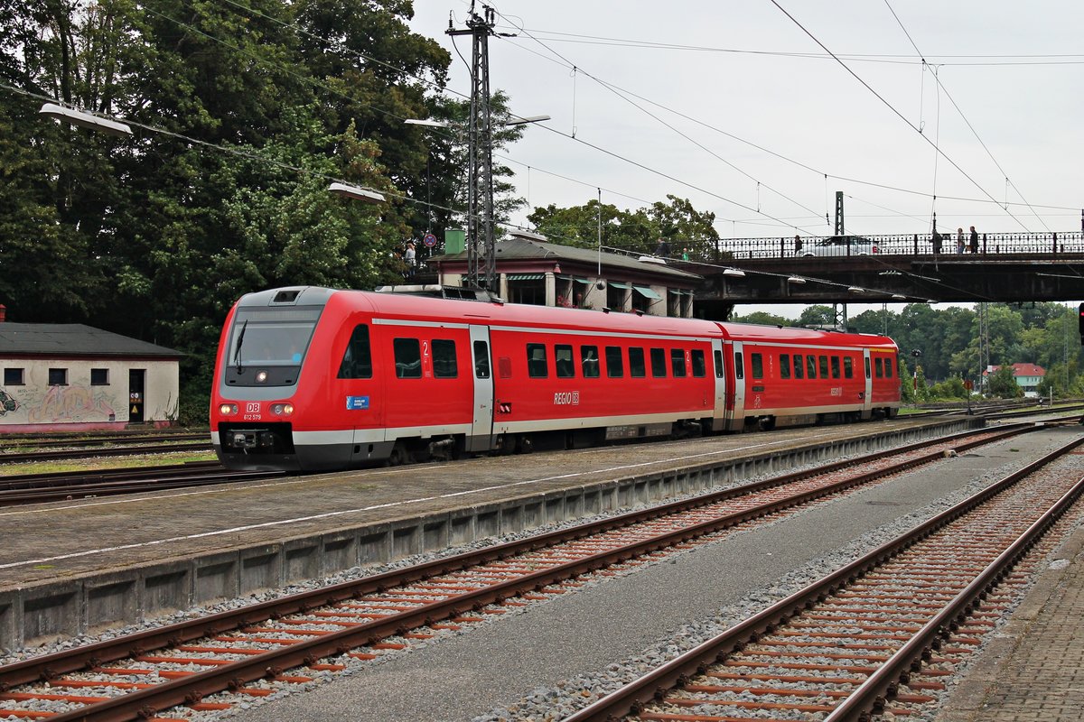 Einfahrt am 12.08.2016 von 612 579 als RB (Wangen (Allgäu) - Lindau Hbf) in den Endbahnhof. Nach einem kurzem Aufenthalt fuhr der 612er dann wieder zurück nach Wangen (Allgäu).