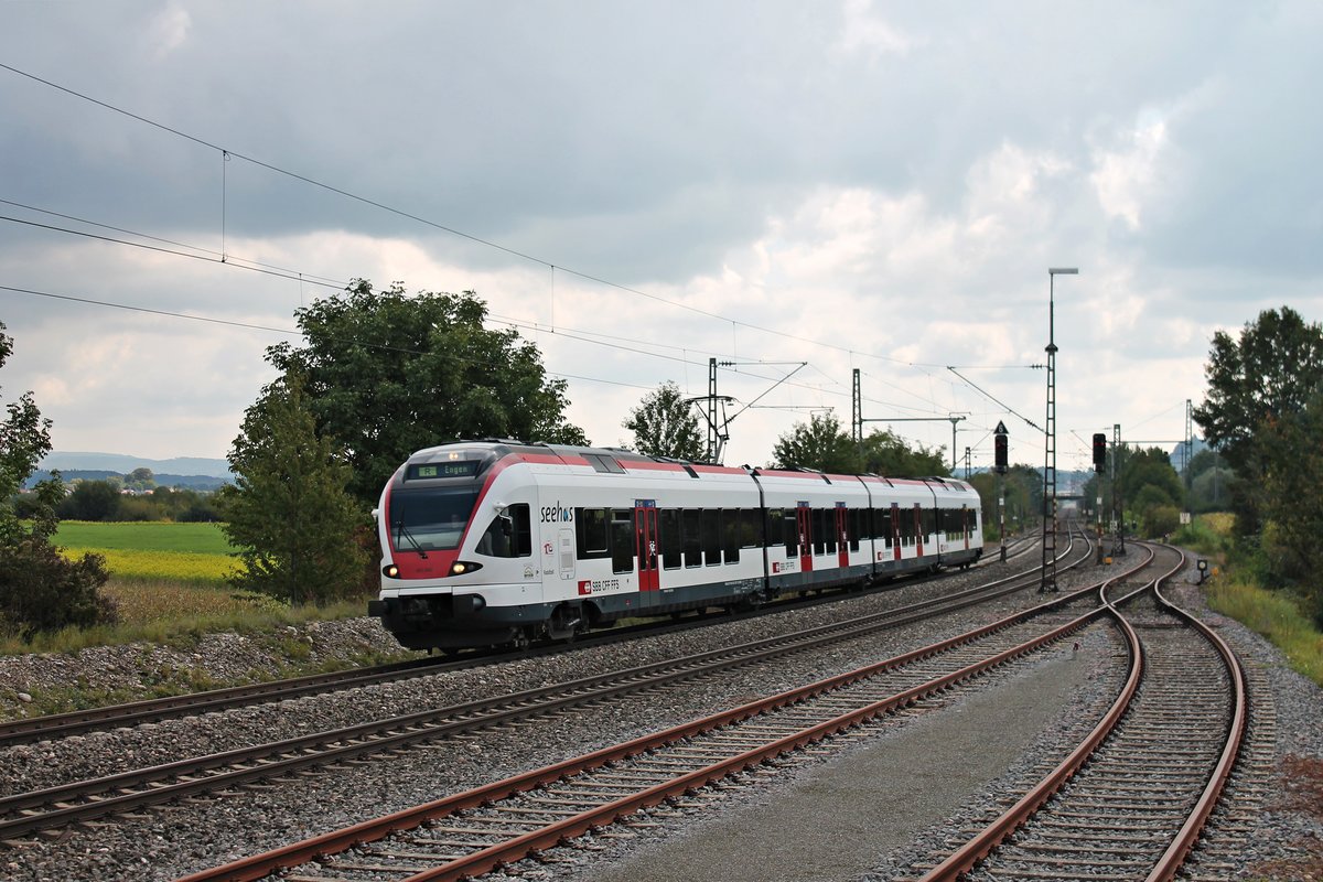 Einfahrt am 20.09.2017 von RABe 521 202 als R (Konstanz - Engen) in den Bahnhof von Welschingen-Neuhausen.