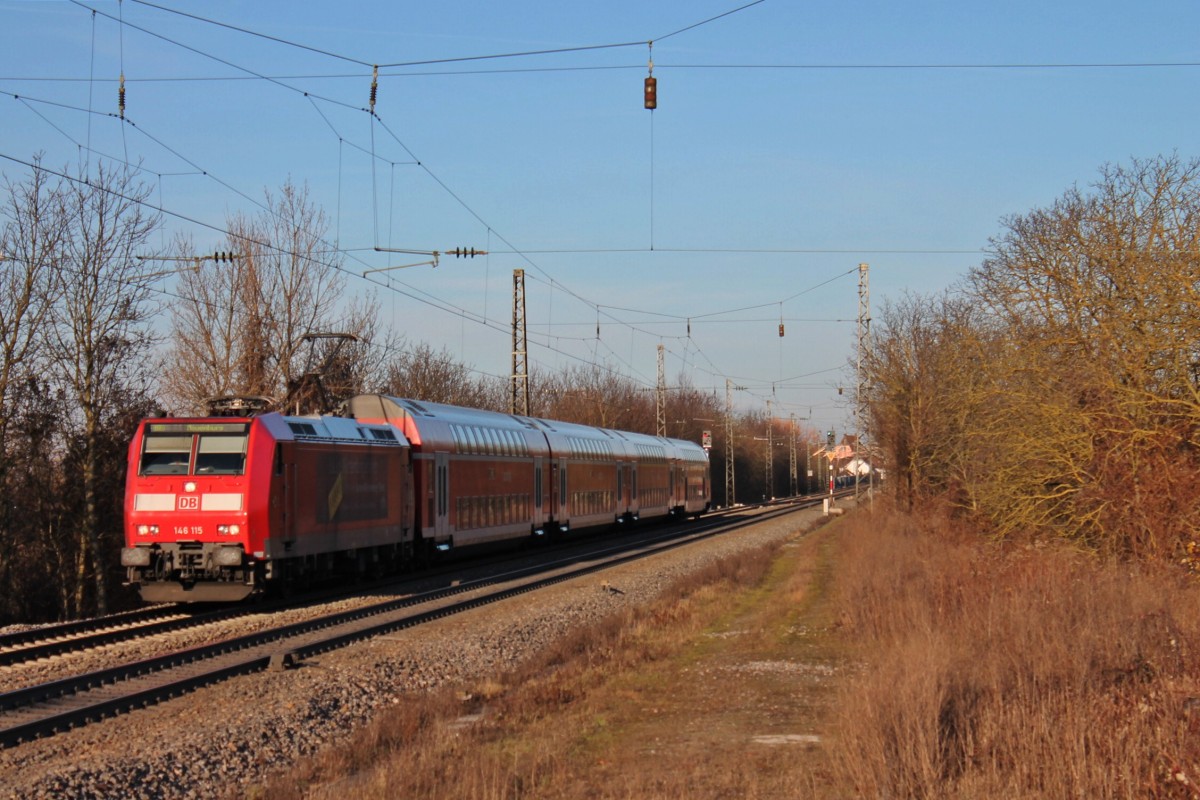 Einfahrt am 23.12.2013 von 146 115  Baden-Württemberg erfahren  mit einer RB nach Neuenburg (Baden) in Heitersheim.