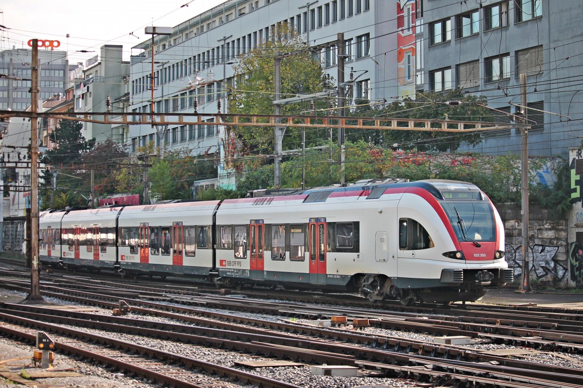 Einfahrt am 25.10.2014 von RABe 522 203 als S3 (Porrentruy - Olten) in Basel SBB.