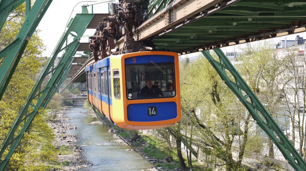 Einfahrt am Endpunkt W-Oberbarmen, 24.04.2013