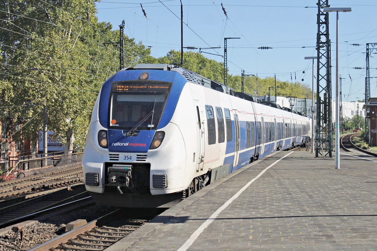 Einfahrt am Nachmittag des 27.09.2018 von ET 354 (9442 354-8) zusammen mit ET 659 (9442 659-0) als RB 48 (Bonn Mehlem - Wuppertal Oberbarmen) in den Bahnhof von Köln Süd.