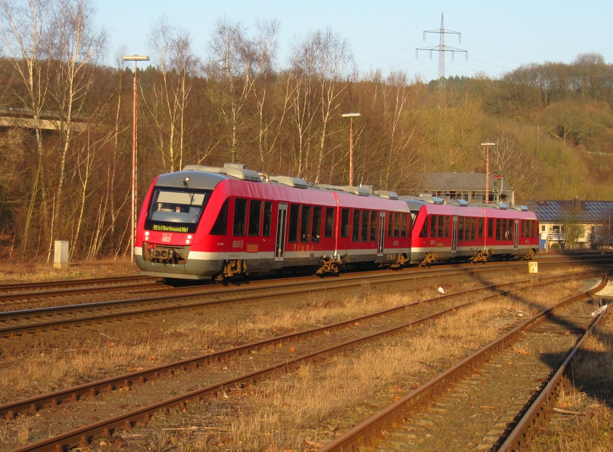 Einfahrt in den Bahnhof Arnsberg für den RE 57 nach Dortmund am 11.03.2015