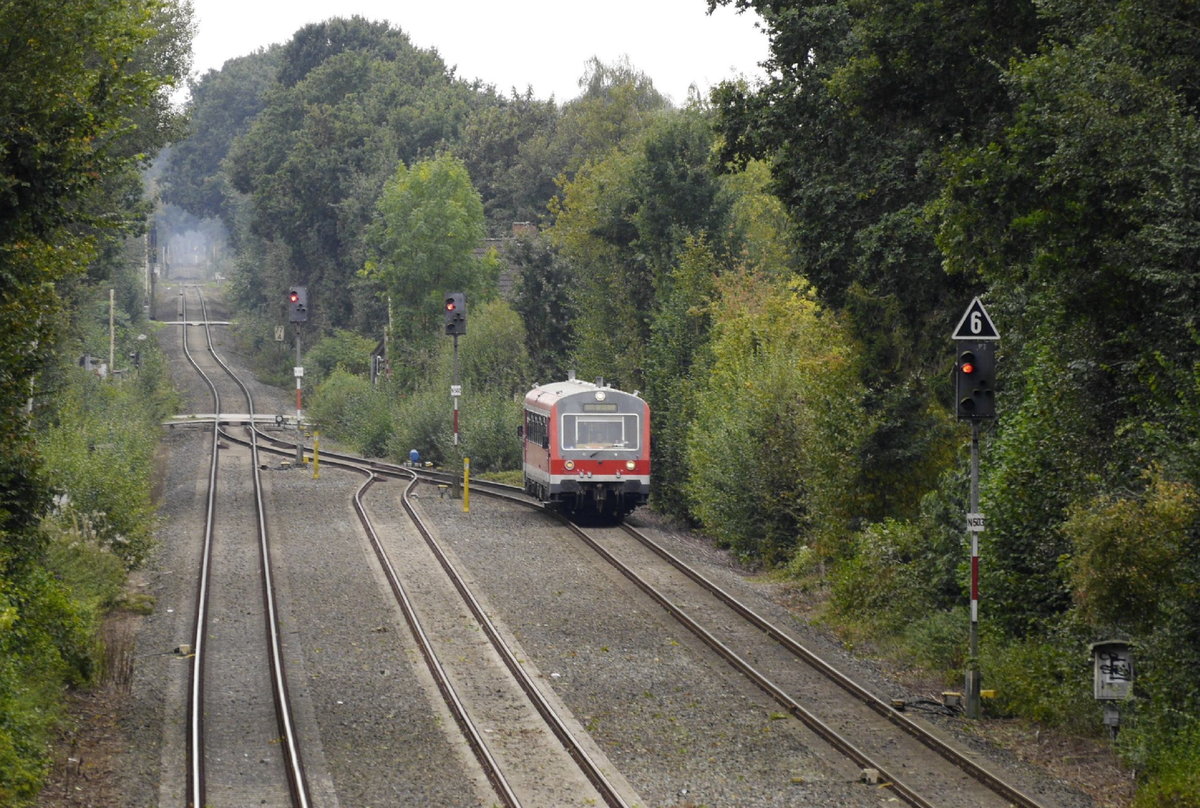 Einfahrt in Bersenbrück: 626 982 der WEE, vormals DB, davor KVG VT 82. Der Zug kommt von Osnabrück und fährt weiter auf der Ankum-Bersenbrücker-Eisenbahn nach Ankum (6.10.19).