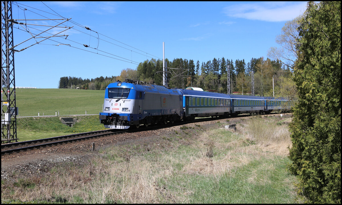 Einfahrt der D 380014-1 mit dem R von Prag nach Linz am 23.04.2026 um 12.58 Uhr in den Bahnhof Rybnik.