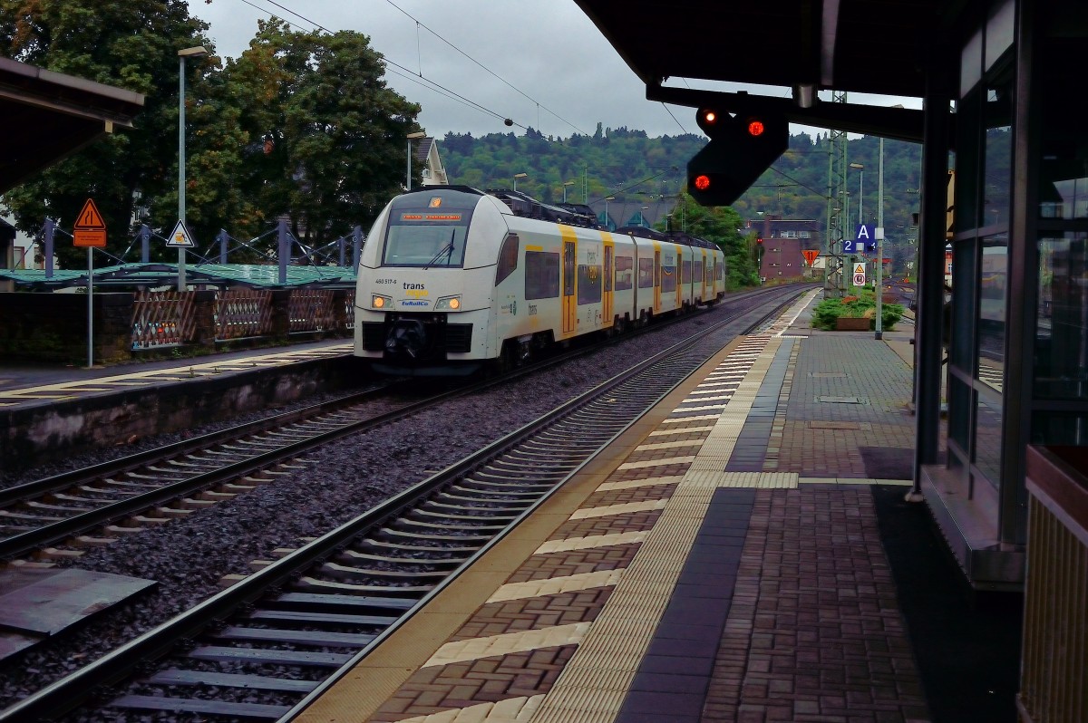 Einfahrt des 460 517-6 in Andernach bei regnerischem Wetter am 14.9.2013