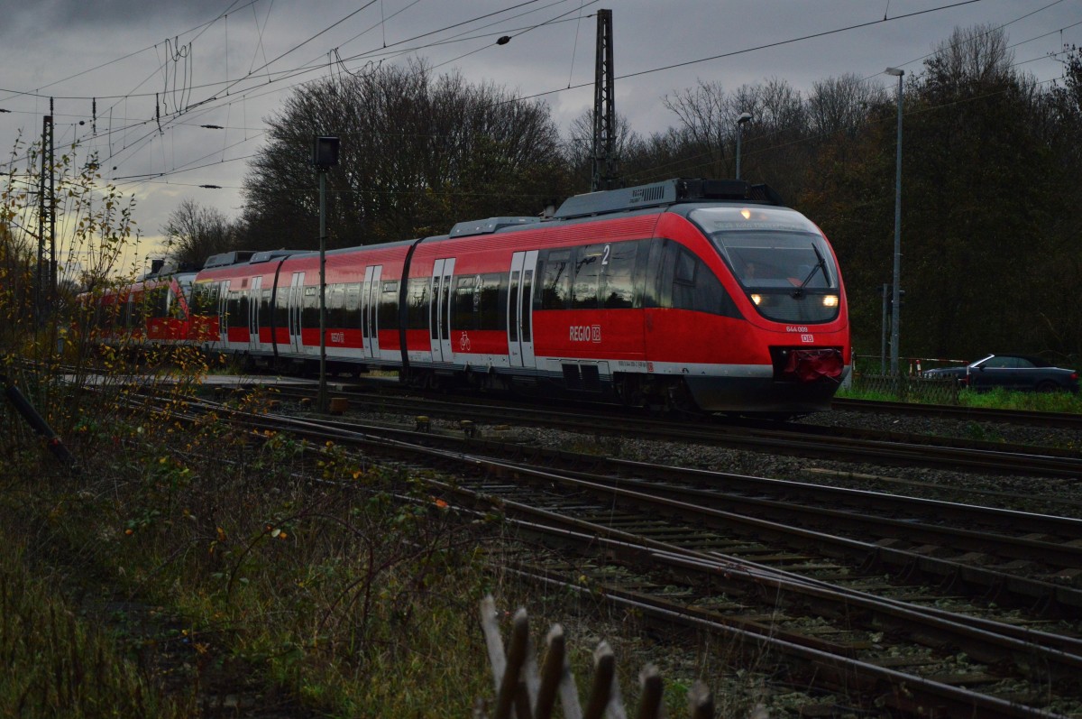 Einfahrt des 644 009 in Grevenbroich als RB 38 nach Köln Deutz-Messe. 20.11.2015