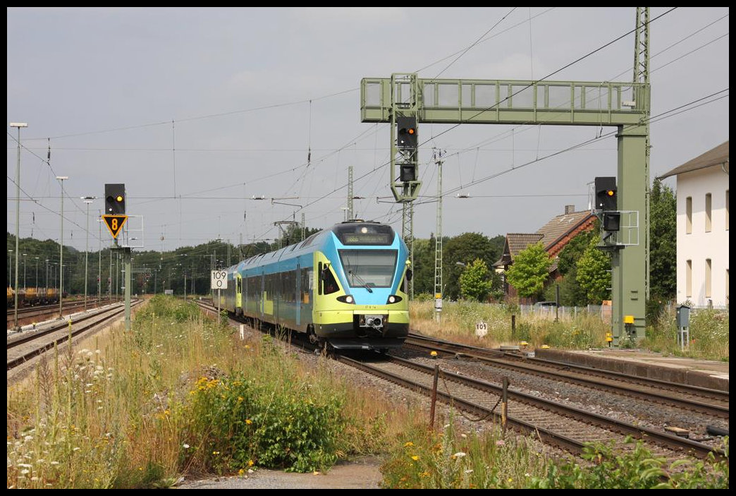 Einfahrt einer Doppeleinheit der Eurobahn ET 8.14 und ET 8.05 in Hasbergen am 14.7.2018 um 10.32 Uhr aus Münster nach Osnabrück.