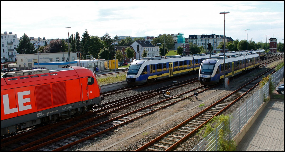 Einfahrt einer dreier Traktion VT648 der Nord-West-Bahn in Bahnhof Wilhelmshaven kommend aus Osnabrck. 13/09/2013