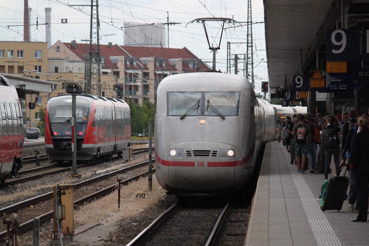 Einfahrt von ICE789 nach München am 16.06.2017 in Nürnberg Hauptbahnhof.