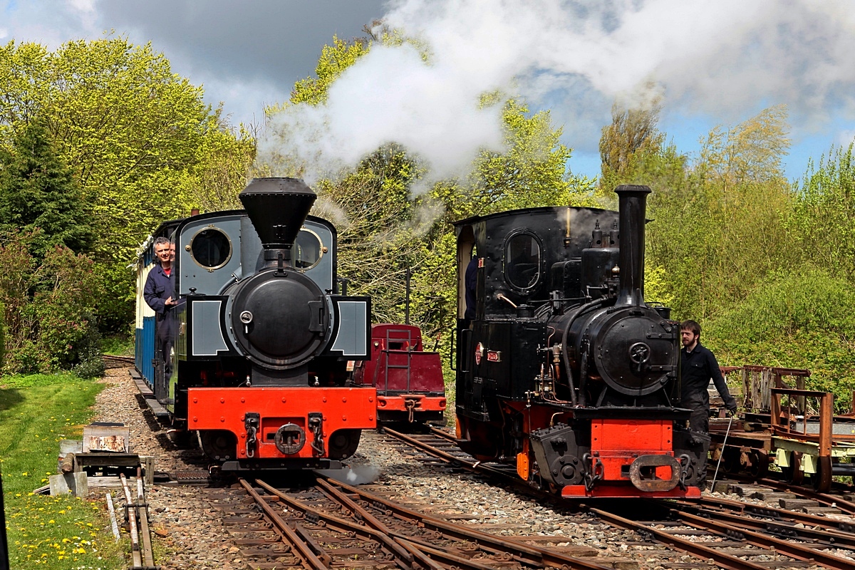 Einfahrt der JOFFRE mit ihrem Zug in die Stn. Becconsall, auf dem Nebengleis wartet bereits die UTRILLAS, um den Zug zu übernehmen. (02.05.2018)