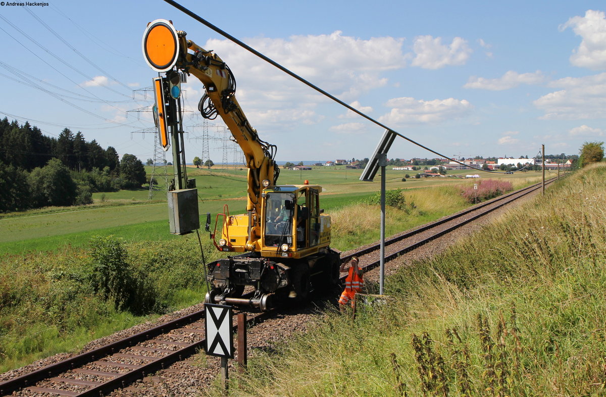 Einfahrvorsignal Vf des Bahnhof Döggingen lernt fliegen 30.7.18