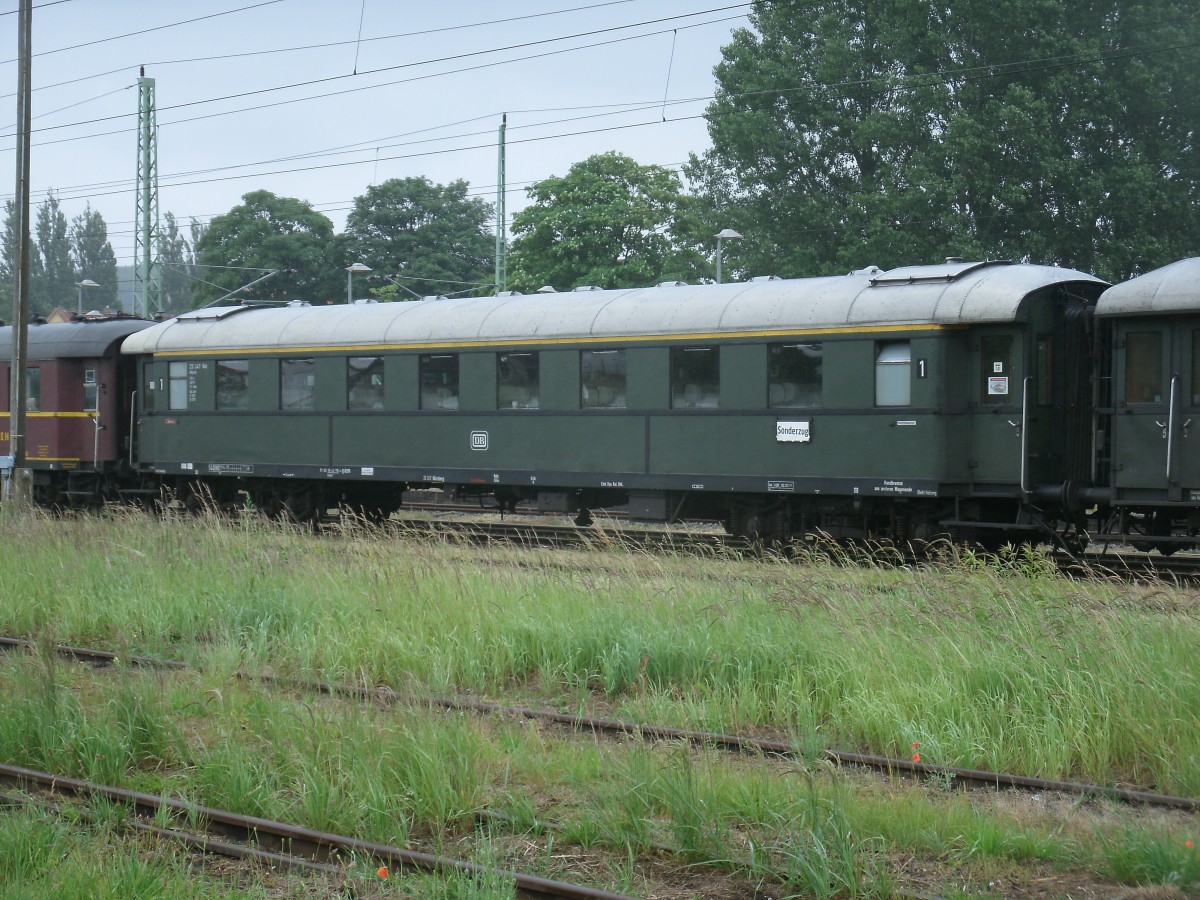 Eingereiht im Störtebekersonderzug aus Berlin stand Dieser Eilzugwagen bis in die Nachtstunden,vom 29.Juni 2013,in Bergen/Rügen.