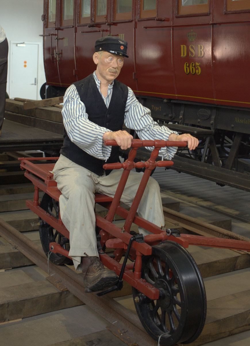 Einhebeldraisine im Eisenbahmuseum Odense. 25.03.2017  10:54 Uhr.