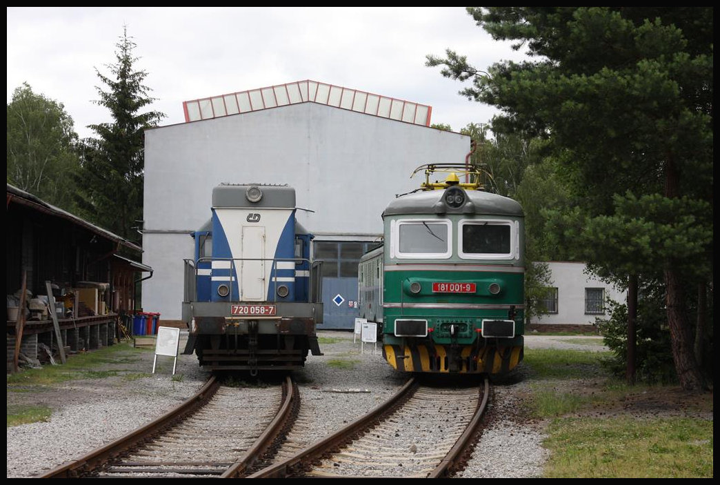 Eisenbahn Museum Luzna u Rakovnika am 22.06.2018: E-Lok 181001 neben Diesellok 720058