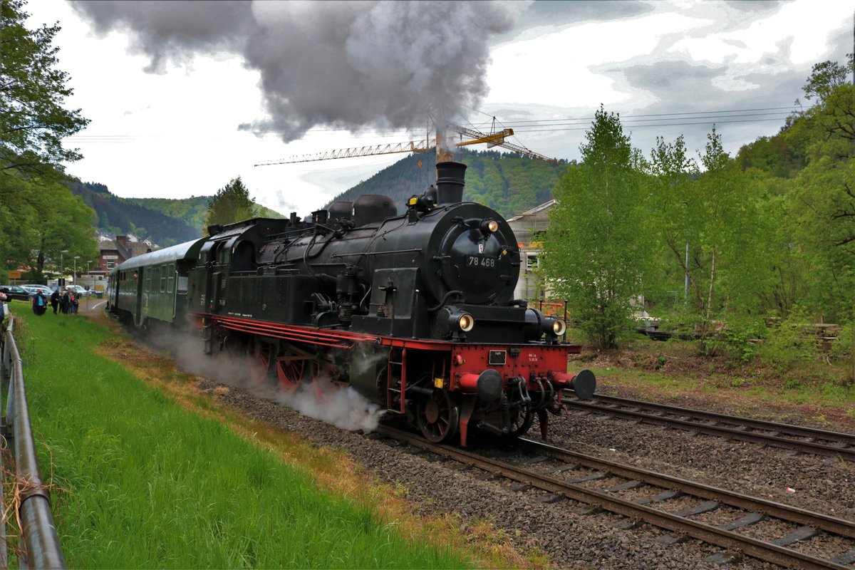 Eisenbahn Tradition 78 468 mit Sonderzug in Kordel auf der Kylltalbahn am 29.04.18 beim Dampfspektakel 2018