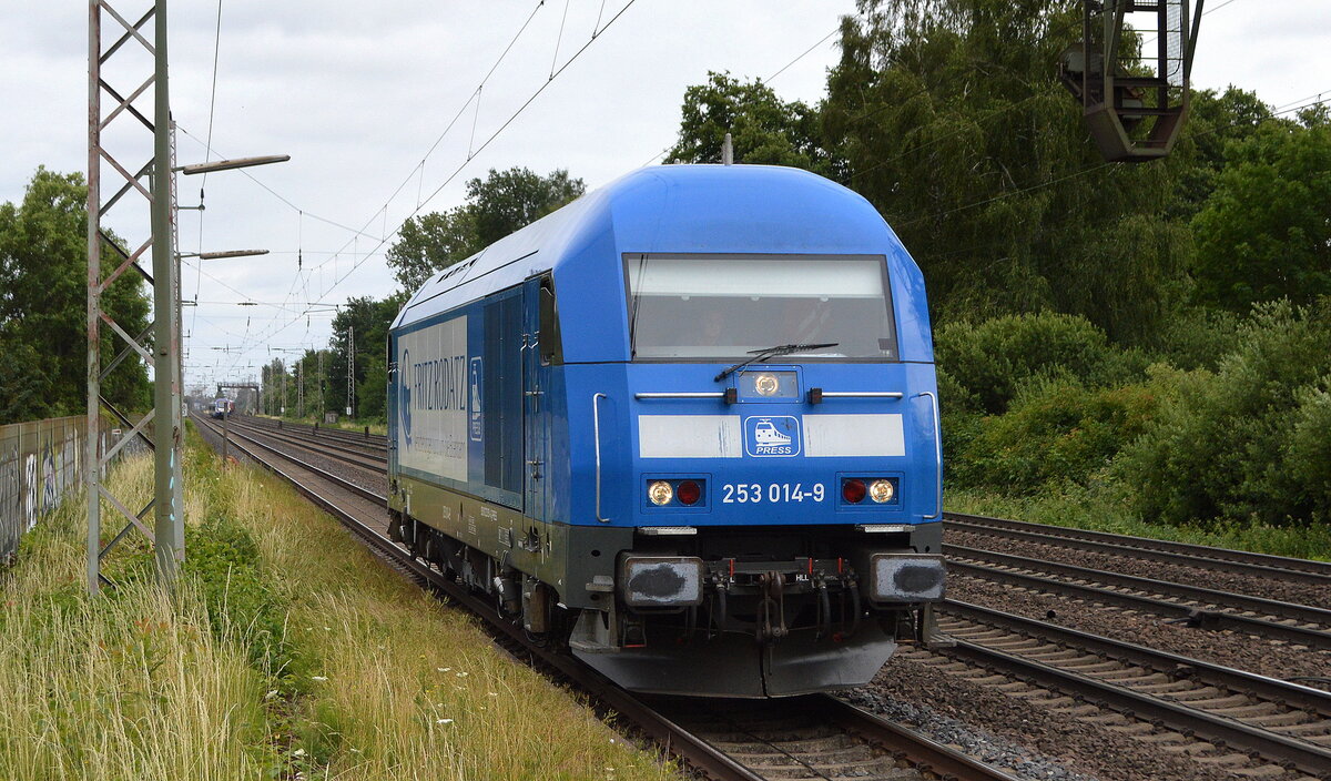 Eisenbahnbau- und Betriebsgesellschaft Pressnitztalbahn mbH, Jöhstadt (PRESS) mit  253 014-9  (NVR:  92 80 1223 051-4 D-PRESS ) am 08.07.22 Durchfahrt Bahnhof Dedensen Gümmer.