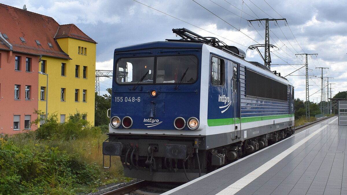 Eisenbahnbau- und Betriebsgesellschaft Pressnitztalbahn mbH, Jöhstadt (PRESS) mit der  155 048-6  (NVR:  91 80 6155 213-2 D-PRESS ) am 04.08.23 Durchfahrt Bahnhof Leipzig Thekla.