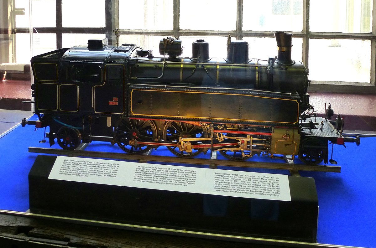 Eisenbahnmuseum Ljubljana, SZ 17-006, funktionsfähiges Modell der in Ungarn vor 1914 gebauten Lokomotive MAV 342, das Modell in Gartenbahnspur 127mm wurde 2008 von M.Smrtnik gefertigt, Juni 2016