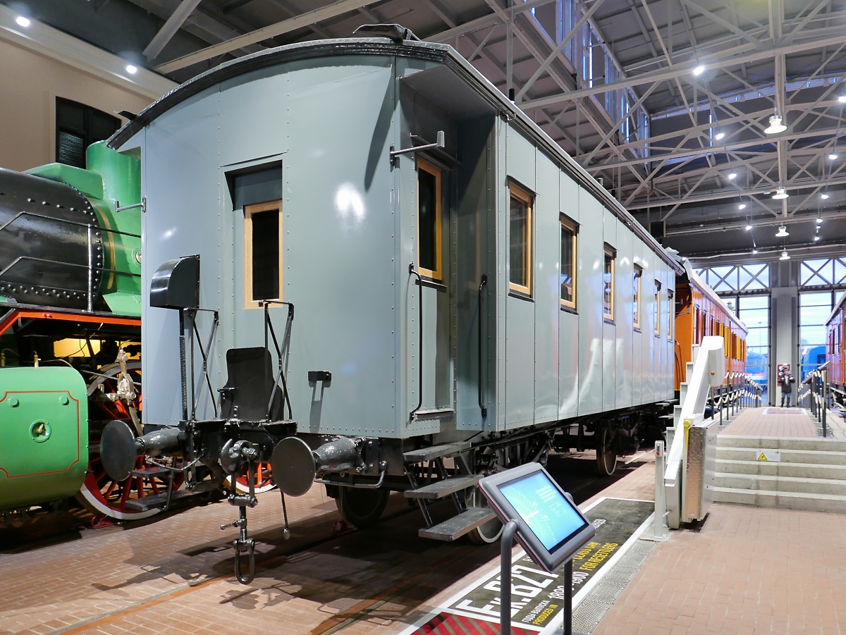 Ek.827, Personenwagen IVter Klasse, gebaut 1899-1900, im Russischen Eisenbahnmuseum in St. Petersburg, 4.11.2017 