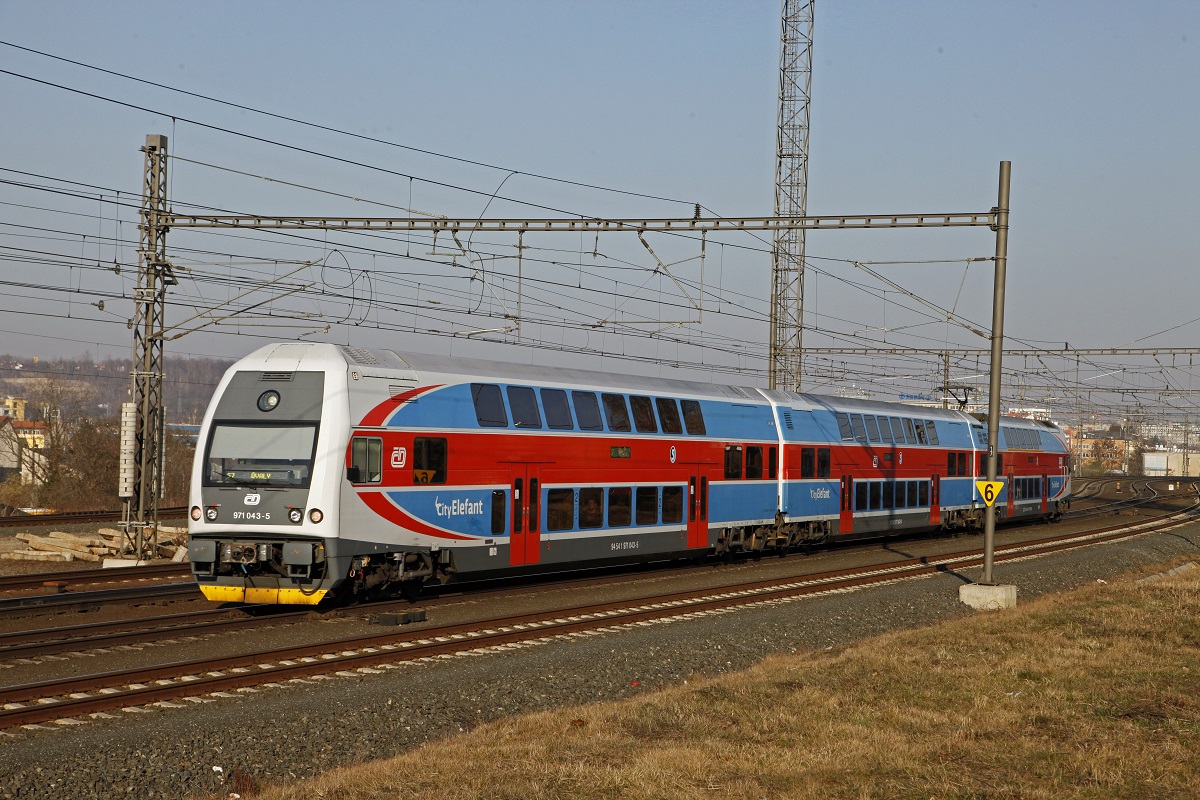 Elefant 971 043 in Praha Liben am 13.03.2014.