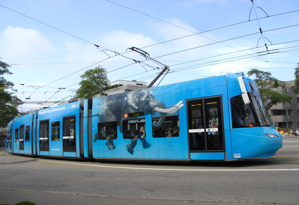 Elefanten-Zootram  Cobra Be 5/6  3044                  
01.08.2014 Kirche Fluntern Zürich
