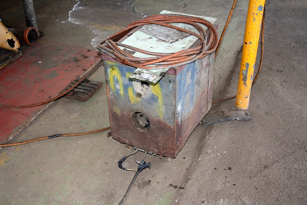 Elektoschweissgerät im Depot Thon Buri am 22.Juni 2019. Man beachte den Netzanschluß.